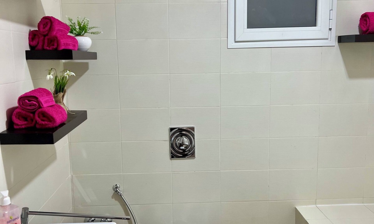 El Aouina Apartment | Sunny Cosy Apartment in Tunisia - Ideal for Couples & Families