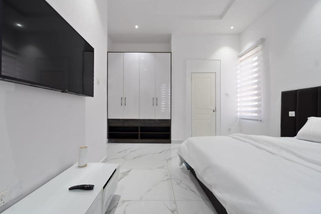 Epetu Apartment | Super Luxury Well Furnished 5 Bedroom Duplex With games and cinema
