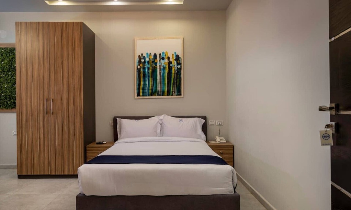 Cairo Apartment | Superior Studio w/free Breakfast in Golden Gates |15 mins from Airport|10 mins from Shopping malls