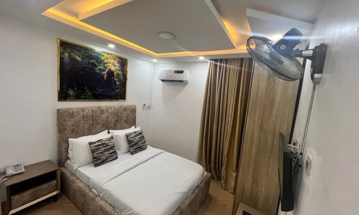 Ikeja Hotel | Thapunchline Apartments & Hotels