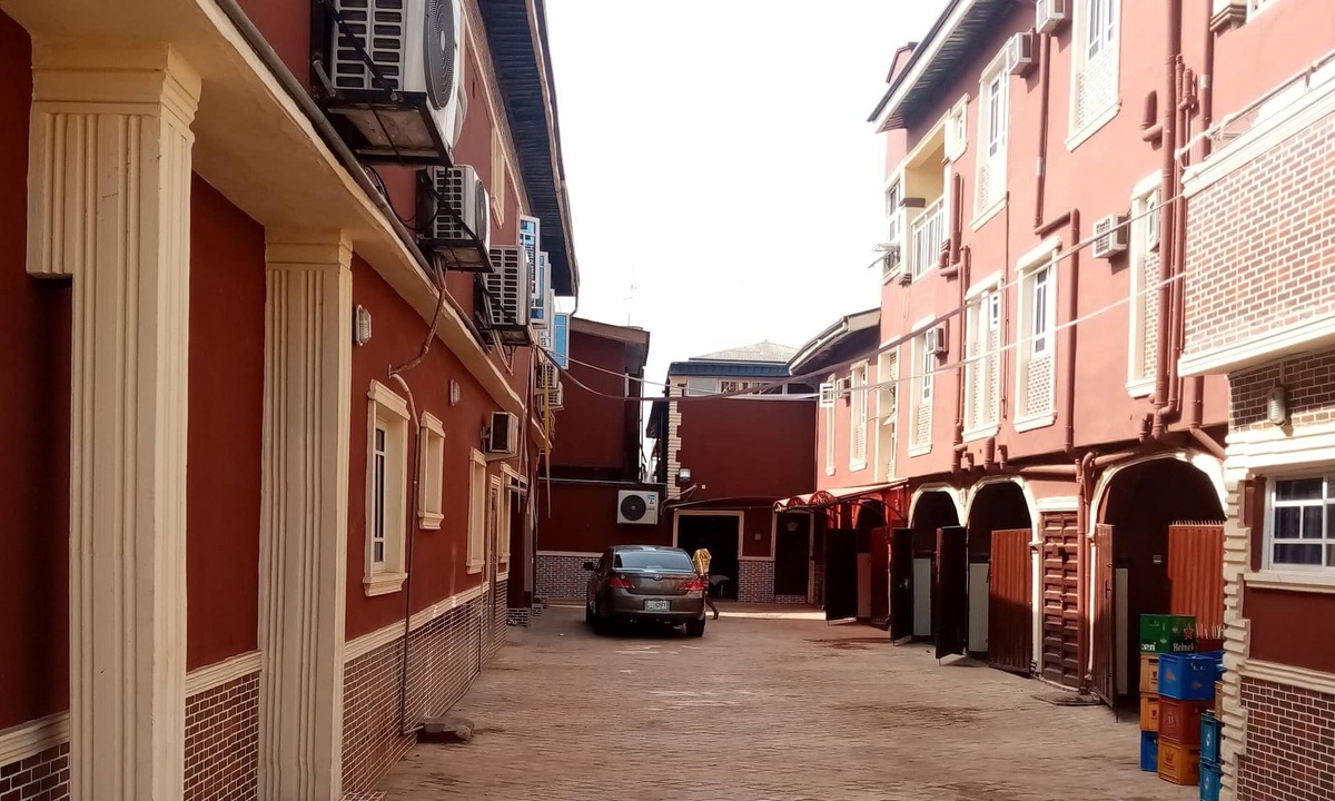 Ikotun Hotel | Tom hotel and suites