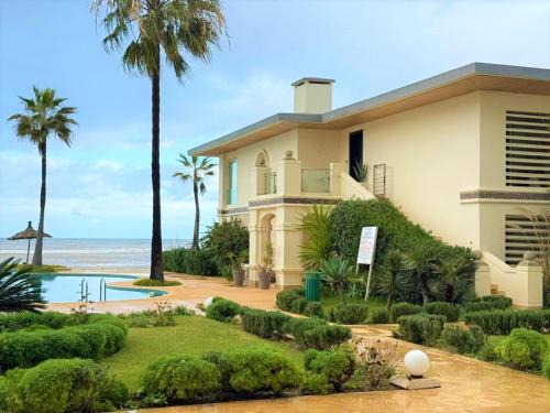 Oulad Khallouf Apartment | Very nice apartment with sea and pool views