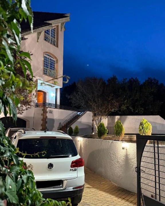 Ifrane Villa | Villa centre ville zéro six soixante neuf soixante huit 3828