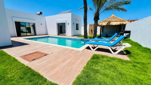 Tunis House | Villa de luxe avec piscine privée à Tezdainne, Djerba