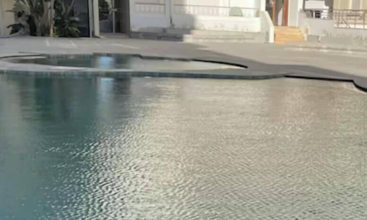 Chott Mariem Apartment | Water-view , swimming pool ,free parking, on the water