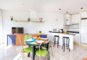 Apartment Palmiers I-10 by Interhome in Llança