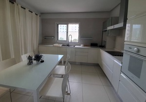 Prestige Luxurious 120m2 next to UN offices Lac2