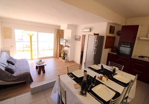 Three bedroom apartment with sea views in Empuriabrava