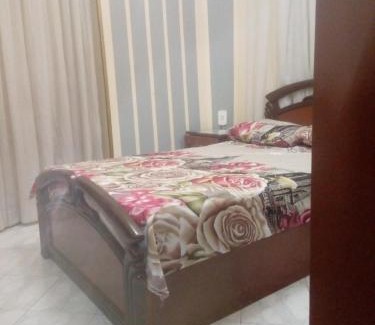 Al Duqqi Apartment | شقه مفروشه بالكامل بالدقى مكيفه غرفة نوم وصاله