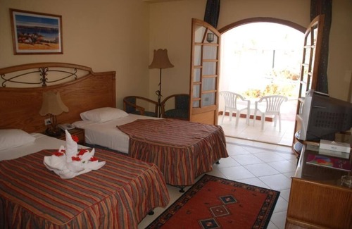 El Hadaba Ski Chalet | 2 Furnished bedrooms challet and a reception for up to 6 persons