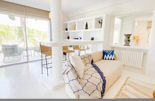 Amilcar Villa | 250 m² Villa ∙ 3 bedrooms ∙ 5 guests