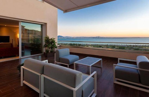 Les Berges Du Lac II Hotel | 360 m² Hotel ∙ 4 bedrooms ∙ 127 guests