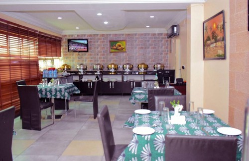 Akure Hotel | 45 m² Hotel ∙ 3 guests