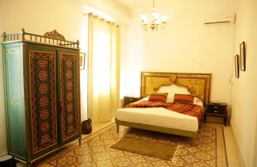 Jeanne d'Arc Bed & Breakfast | Chambre D'hôtes "villa Les Palmes"/Suite Nana