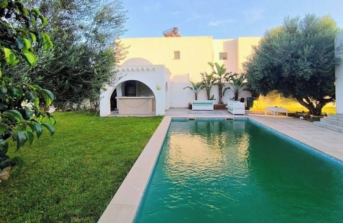 Hammam Bent Djedidi Villa | Charming 1000 sqm 4-bedroom villa with Pool ,WiFi in Hammamet