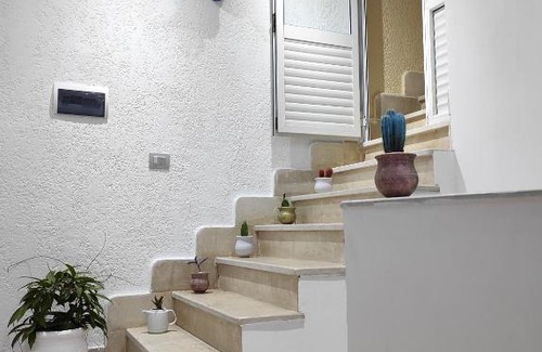 Amilcar Bed & Breakfast | Comfortable Stay !