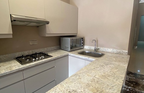 Hada'iq al-Qubbah Apartment | Deluxe double room with private bathroom ,Free WiFi and Safe Box