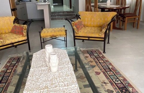 Hada'iq al-Qubbah Apartment | Deluxe double room with private bathroom ,Free WiFi and Safe Box