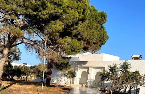 Hergla Villa | Holiday Homes -- Waterfront Cottage
