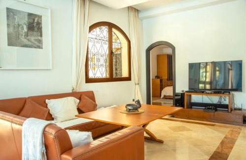 Amilcar House | La maison des ruines