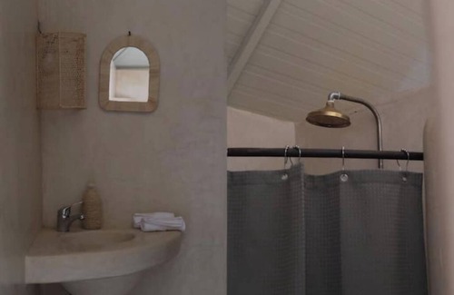 Tameslouht House | Le Patio des Sables. Swimming pool & Atlas view