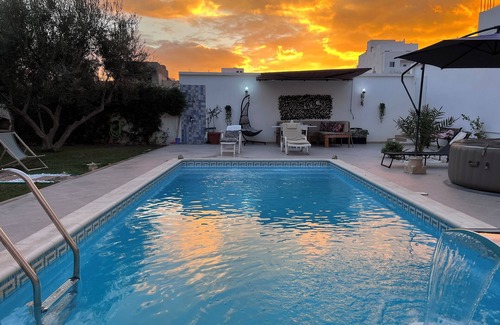 Hammam Sousse Villa | Modern villa with swimming pool and jacuzzi, large garden, close to the beach