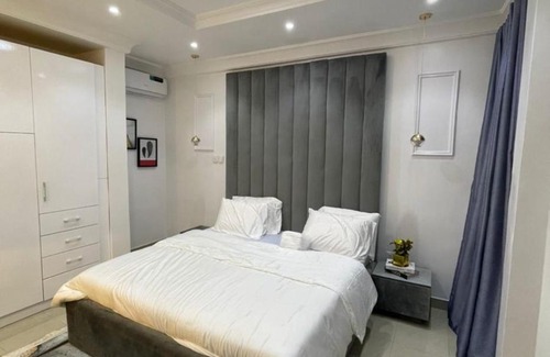 Ikoyi Apartment | PLISTBOOKING HOLAFIELD 3 BEDROOM IKOYI ASTONISHED SHORTLET APARTMENT