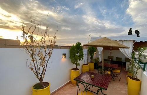 Bab Taghzout House | Riad Iklil