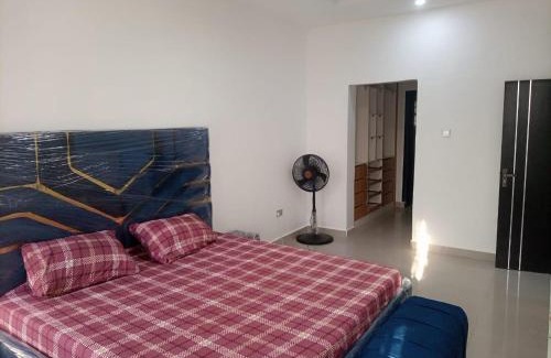 Ofin House | Shimawa-House-Sleeps4-Luxury&Privacy-24 7 Security
