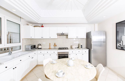 Carthage Apartment | La Vue est Belle: Apt de luxe avec vue sur mer