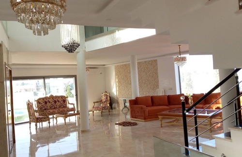 Bizerte Villa | V La roche