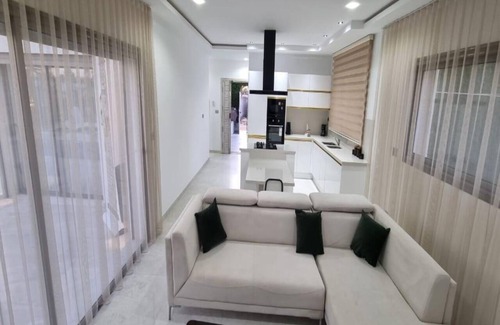 Aghir House | Villa Yahya