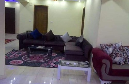 Al Duqqi Apartment | النيل
