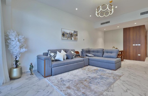 Al Alamayn Apartment | شقة عالية في السماء بغرفتي نوم في ذا جيت على مسافة سير على الأقدام إلى الشاطئ والمقاهي