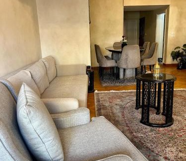 Oula Apartment | شقة فندقية باطلالة فاخرة علي الفورسيزون والنيل ثلاثة غرف كاملة