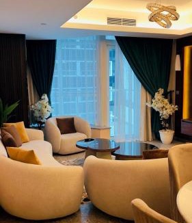 Cairo Apartment | شقة فندقية فاخرة بإطلالة ساحرة على النيل ولاهرامات