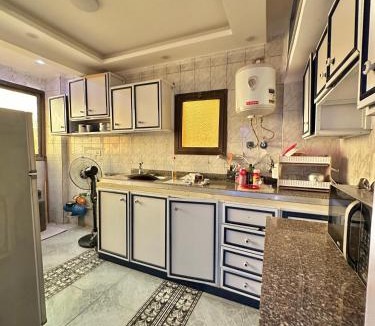 Al-Muntazah Apartment | شقه بصاله سينمائية وغرفتين نوم Cinema hall