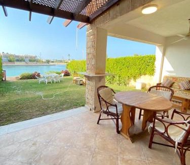 Marina El Alamein Villa | فيلا أول صف على البحيرة مارينا 5ج2