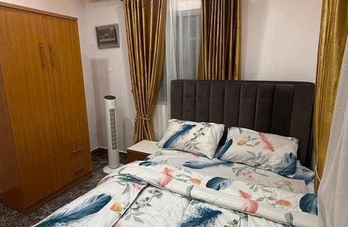 Ikeja Hotel | 皇庭酒店 The Cromwell Courtyard Hotel
