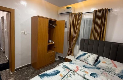 Ikeja Hotel | 皇庭酒店 The Cromwell Courtyard Hotel