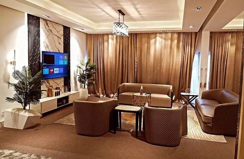 Ikoyi Apartment | 1, 2 & 3 bdrm apt with WiFi, restaurant, swimming pool, lounge, in vibrant Lagos
