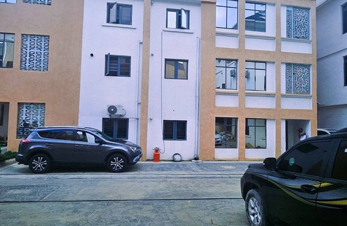 Ikeja Apartment | 1-bedroom apartment with Uninterrupted power at GRA Ikeja near Radison Blu Hotel