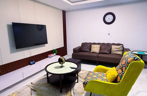 Ikeja Apartment | 1-bedroom apartment with Uninterrupted power at GRA Ikeja near Radison Blu Hotel