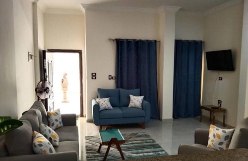 Al-Muntazah Condo | 10 minutes to the beach! Luxurious condo hotel at an affordable price.