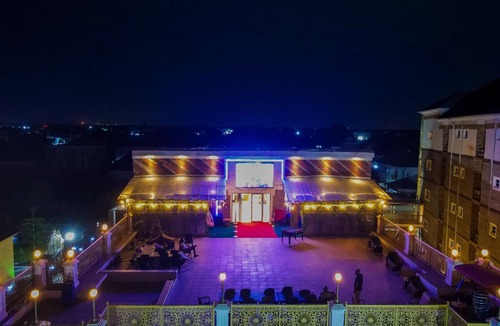 Igwuruta Hotel | 1000 m² Hotel ∙ 3 guests