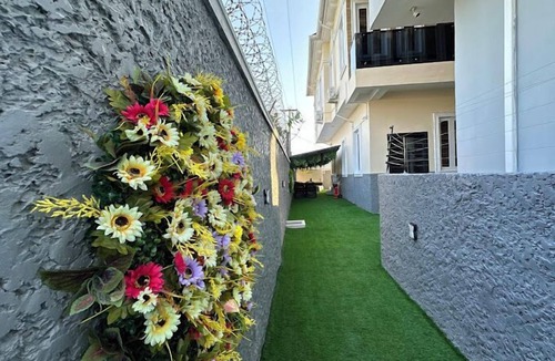 Ofin Apartment | 1759 APARTMENTS