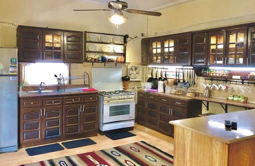 Heliopolis Apartment | 2-bedroom apartment close to the airport in Heliopolis with WiFi, AC