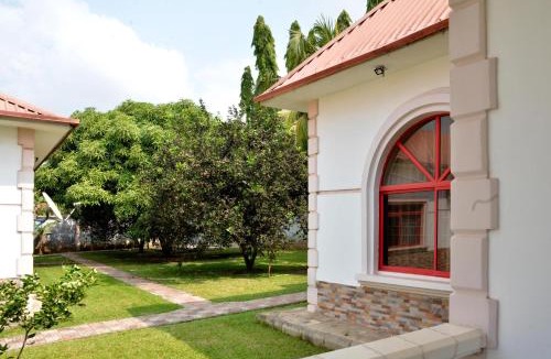 Ibadan Ski Chalet | 2 Bedroom Bungalow in Alalubosa GRA