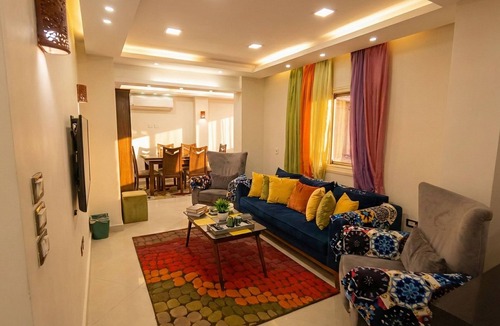 Pyramids Gardens Apartment | 2-Bedroom Cozy Apartment Near Pyramids
