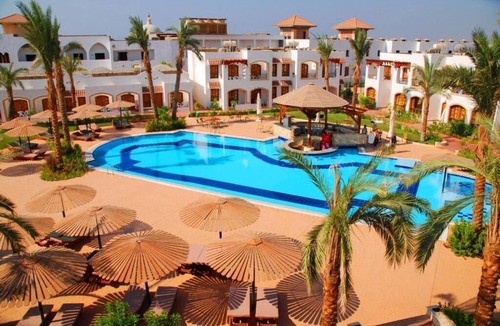 El Hadaba Ski Chalet | 2 Furnished bedrooms challet and a reception for up to 6 persons